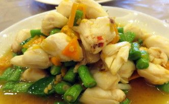 Krua Apsorn Bangkok food crab curry