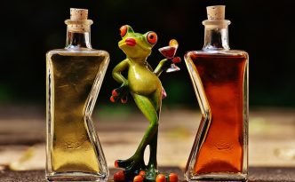 The Best Christmas Cocktails To Make Your Spirits Bright